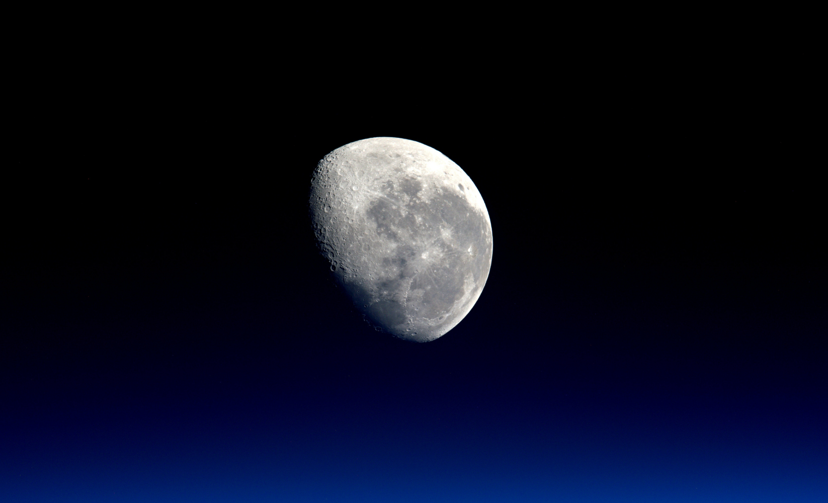 Learn about photographing the moon