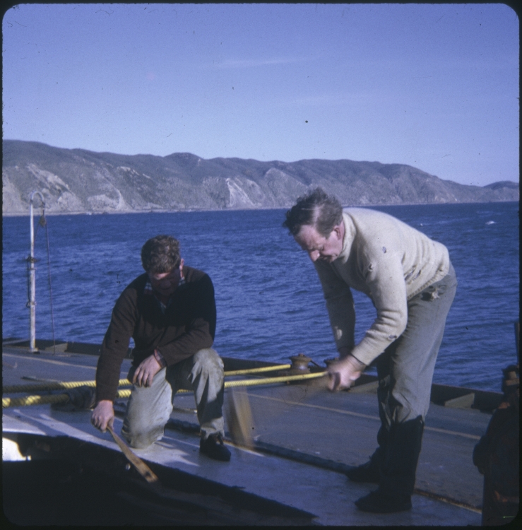 Two men working on the TEV Wahine wreck