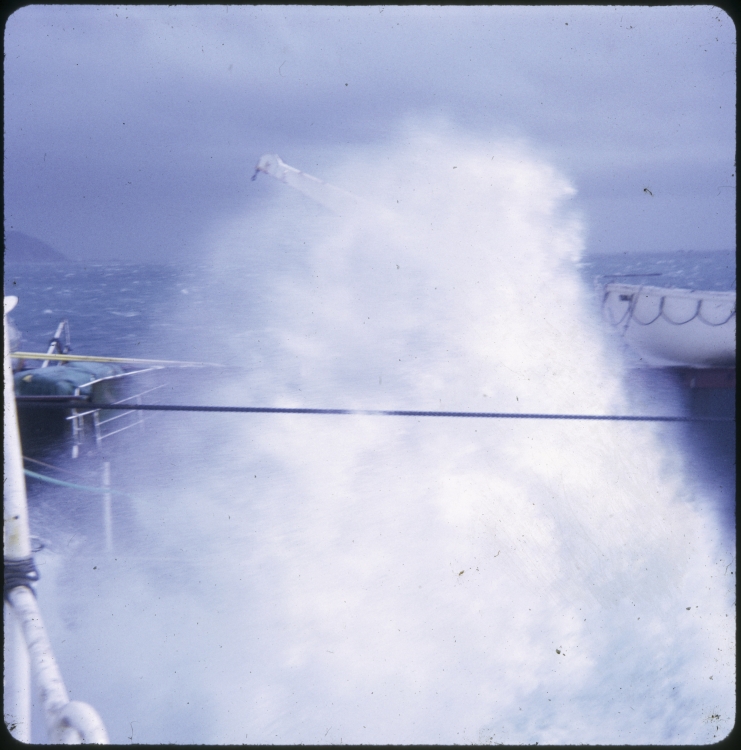 Heavy sea during the TEV Wahine salvage