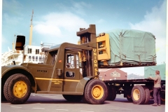 Cargo loader